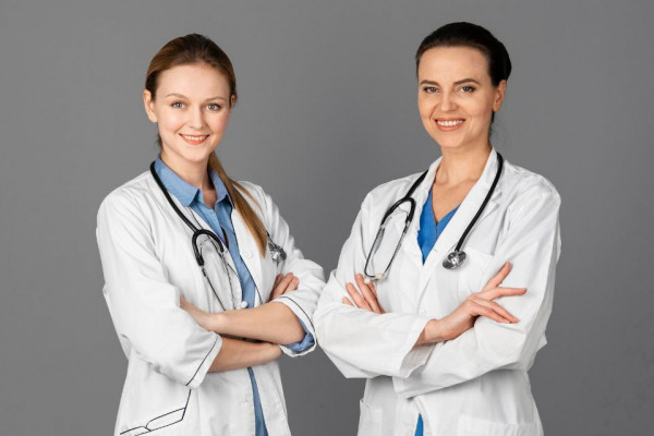 Mulheres são maioria entre médicos no Brasil